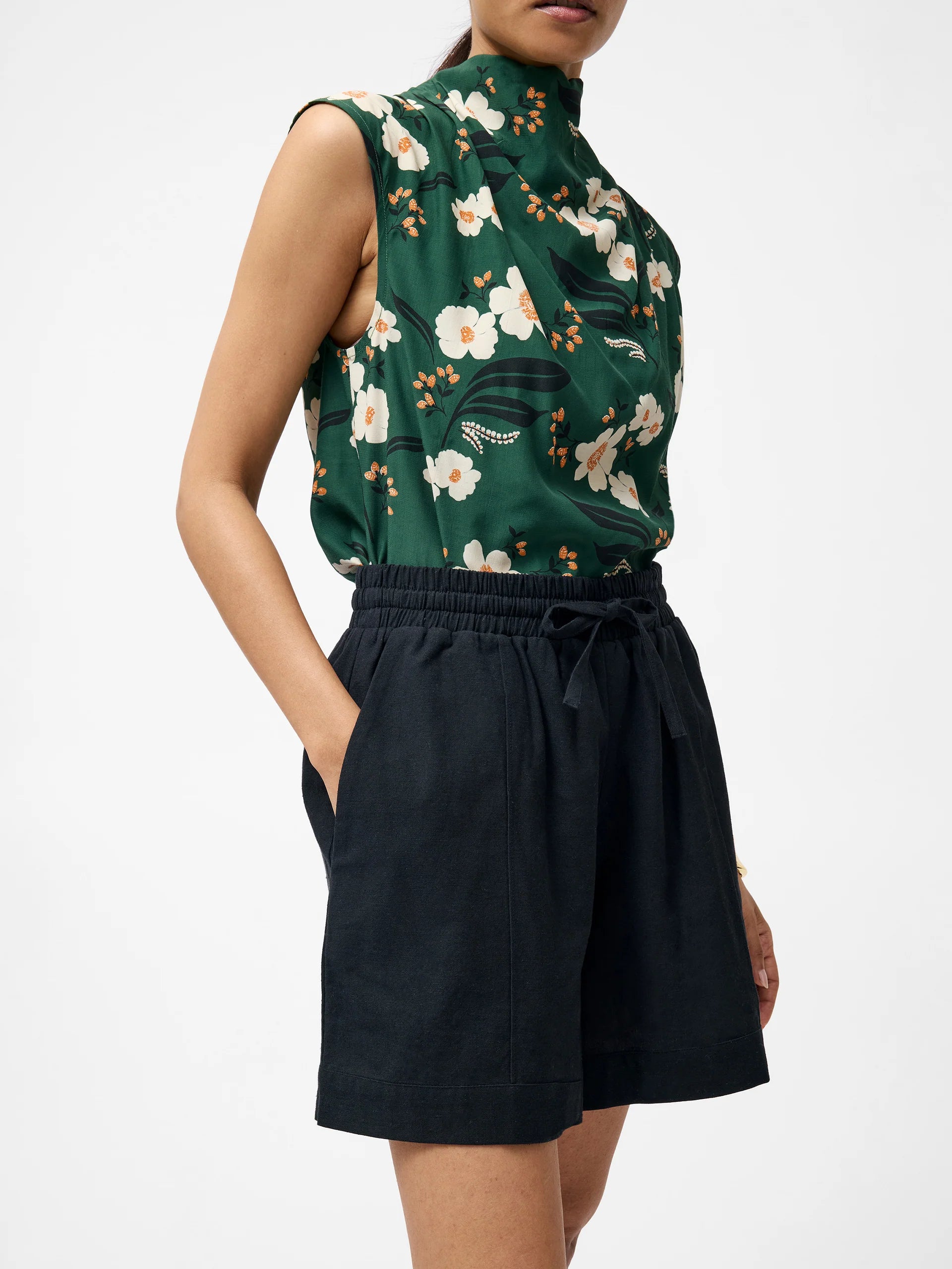 Clare Linen Blend Tie Shorts